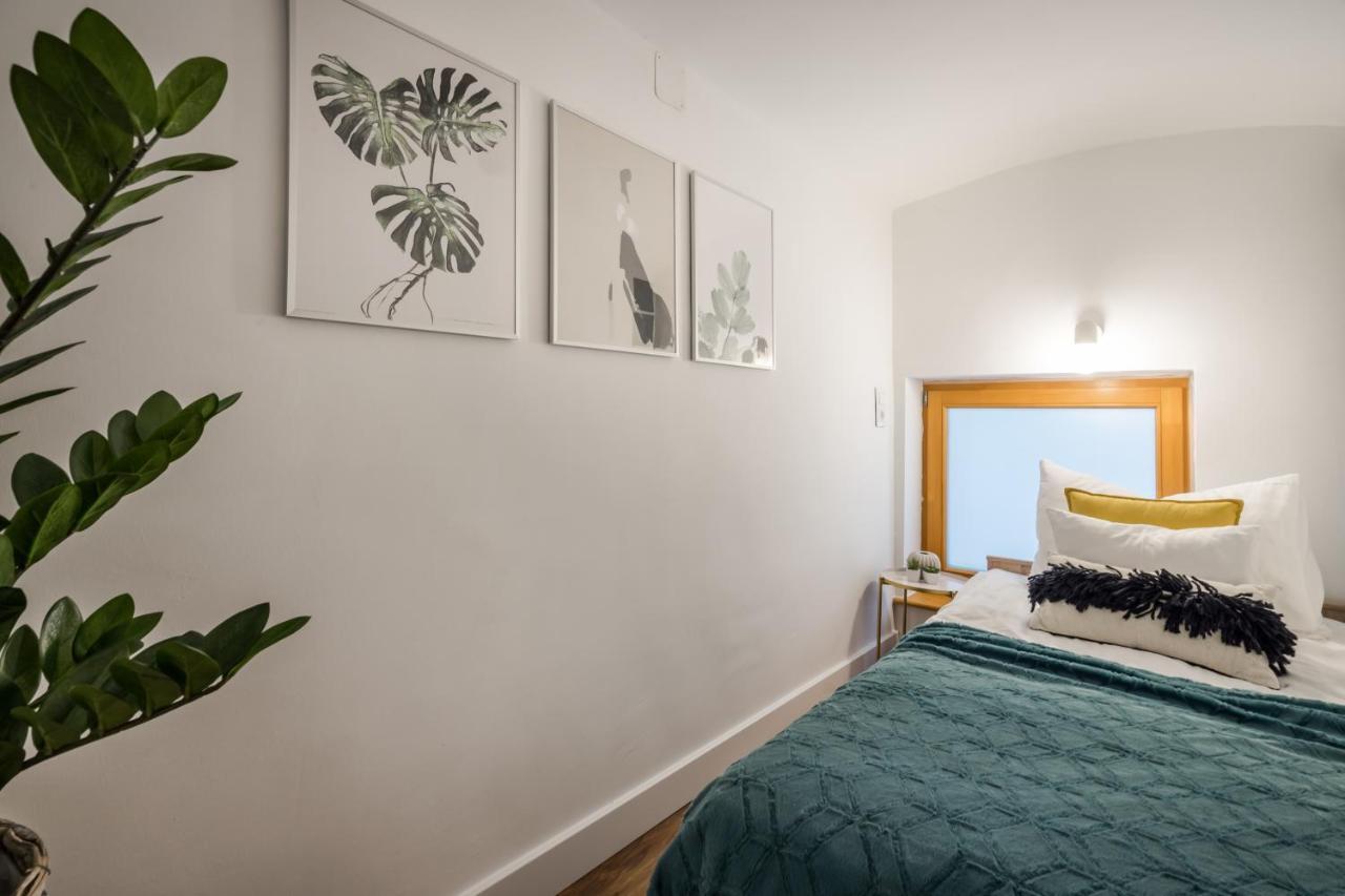 Colorful Designer Home In The Heart Of Budapest Bagian luar foto